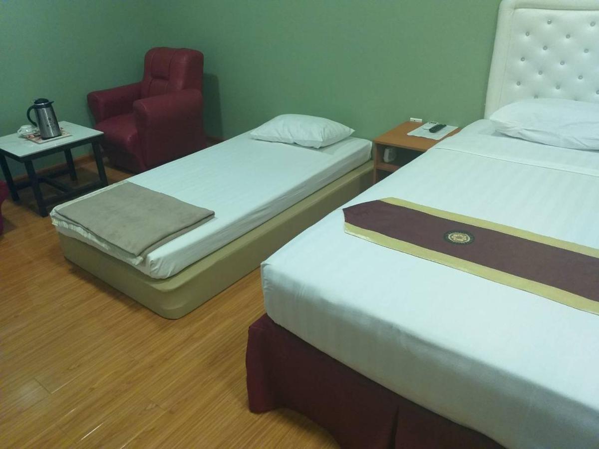 Supreme Hotel Янгон Екстериор снимка